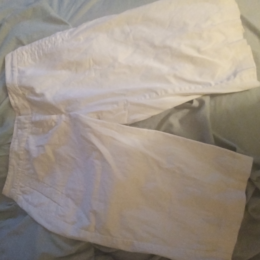 Cream Colored Tommy Bahamas Cropped Psnrs, 2